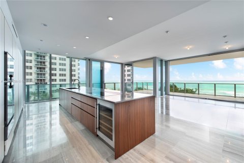 Condominio en venta en Miami Beach, Florida, 3 dormitorios, 198.16 m2 № 1861083 - foto 4