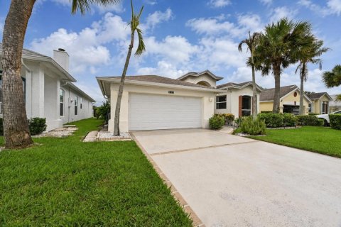 Casa en venta en Port St. Lucie, Florida, 2 dormitorios, 187.11 m2 № 2363552 - foto 2