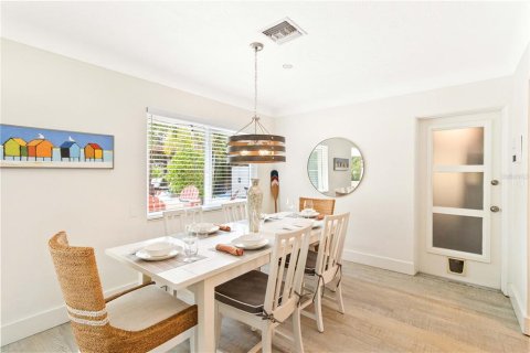 Casa en venta en Sarasota, Florida, 2 dormitorios, 120.4 m2 № 1875978 - foto 8