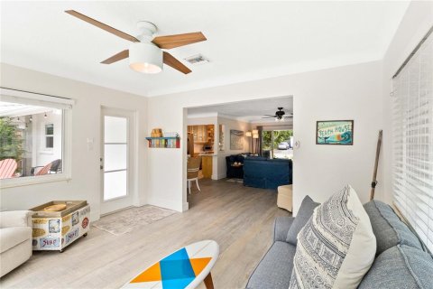 Casa en venta en Sarasota, Florida, 2 dormitorios, 120.4 m2 № 1875978 - foto 13