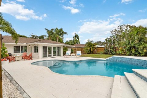 Casa en venta en Sarasota, Florida, 2 dormitorios, 120.4 m2 № 1875978 - foto 2