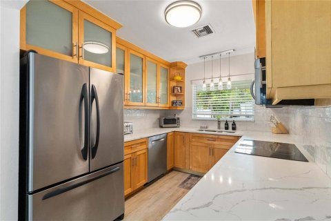 Casa en venta en Sarasota, Florida, 2 dormitorios, 120.4 m2 № 1875978 - foto 10