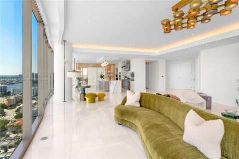 Condo in Sunny Isles Beach, Florida, 4 bedrooms  № 1707457 - photo 10