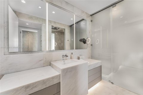 Condo in Sunny Isles Beach, Florida, 4 bedrooms  № 1707457 - photo 18