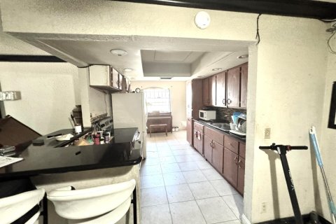 House in Pompano Beach, Florida 3 bedrooms, 157.66 sq.m. № 2084210 - photo 4