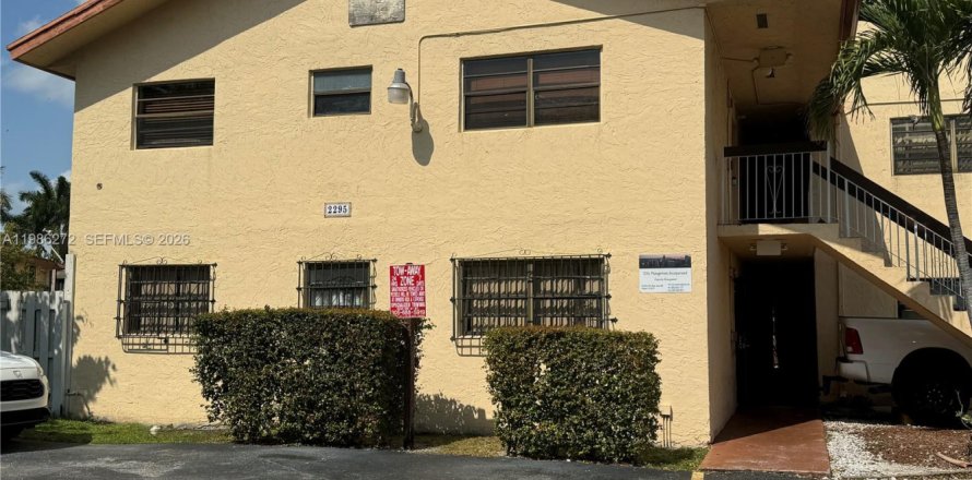 Кондоминиум с 2 спальнями в Хайалиа, Флорида № 2048329