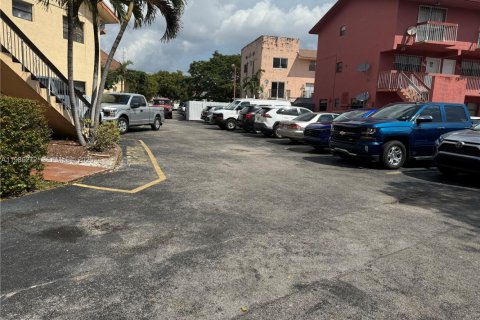 Купить кондоминиум в Хайалиа, Флорида 2 спальни, 70.61м2, № 2048329 - фото 3