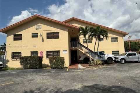 Купить кондоминиум в Хайалиа, Флорида 2 спальни, 70.61м2, № 2048329 - фото 2