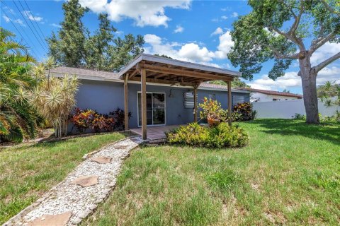 House in Seminole, Florida 3 bedrooms, 107.21 sq.m. № 1790068 - photo 27