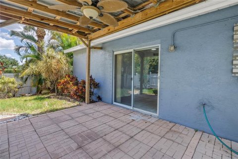 House in Seminole, Florida 3 bedrooms, 107.21 sq.m. № 1790068 - photo 25