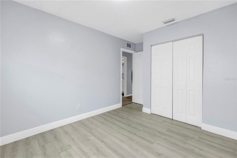 House in Seminole, Florida 3 bedrooms, 107.21 sq.m. № 1790068 - photo 19