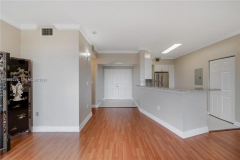 Condo in Miami, Florida, 2 bedrooms  № 2068113 - photo 12