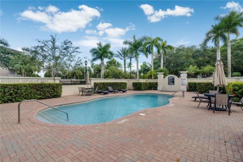 Condo in Miami, Florida, 2 bedrooms  № 2068113 - photo 25