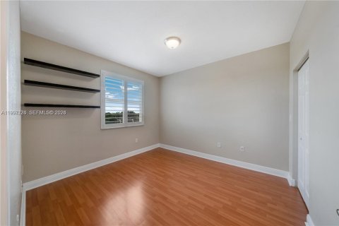 Condo in Miami, Florida, 2 bedrooms  № 2068113 - photo 19