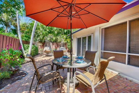 Casa en alquiler en Delray Beach, Florida, 3 dormitorios, 176.51 m2 № 1155491 - foto 1