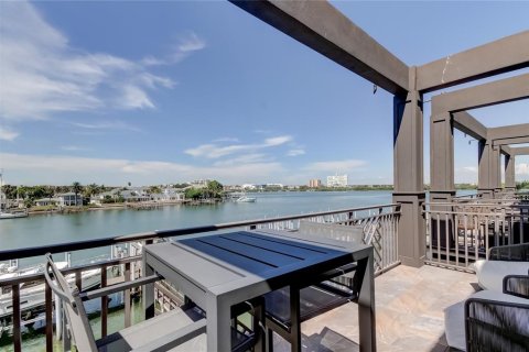 Adosado en venta en Clearwater, Florida, 3 dormitorios, 236.99 m2 № 2351690 - foto 15