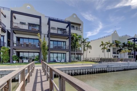 Adosado en venta en Clearwater, Florida, 3 dormitorios, 236.99 m2 № 2351690 - foto 25
