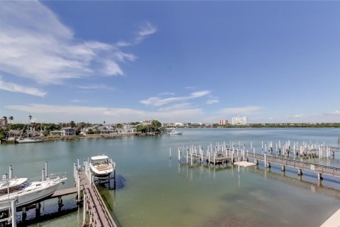 Adosado en venta en Clearwater, Florida, 3 dormitorios, 236.99 m2 № 2351690 - foto 19