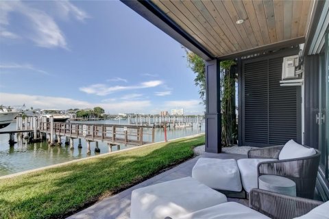 Adosado en venta en Clearwater, Florida, 3 dormitorios, 236.99 m2 № 2351690 - foto 24