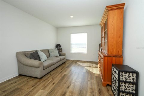 Villa ou maison à vendre à Mount Dora, Floride: 5 chambres, 241.45 m2 № 2405567 - photo 10
