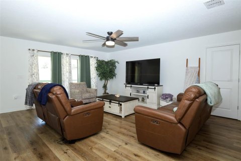 Villa ou maison à vendre à Mount Dora, Floride: 5 chambres, 241.45 m2 № 2405567 - photo 5