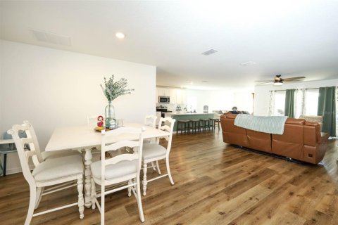 Villa ou maison à vendre à Mount Dora, Floride: 5 chambres, 241.45 m2 № 2405567 - photo 4