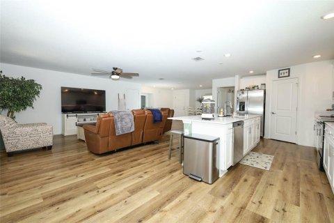 Villa ou maison à vendre à Mount Dora, Floride: 5 chambres, 241.45 m2 № 2405567 - photo 13