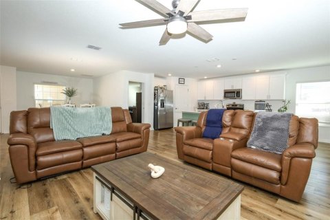 Villa ou maison à vendre à Mount Dora, Floride: 5 chambres, 241.45 m2 № 2405567 - photo 7