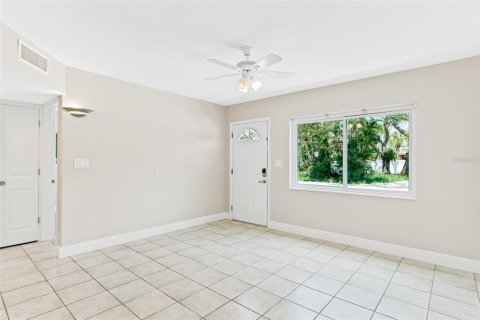 Apartamento en alquiler en Indian Rocks Beach, Florida, 2 dormitorios, 67.73 m2 № 1911895 - foto 4