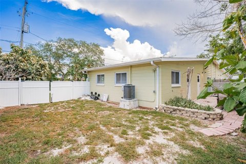 Apartamento en alquiler en Indian Rocks Beach, Florida, 2 dormitorios, 67.73 m2 № 1911895 - foto 27