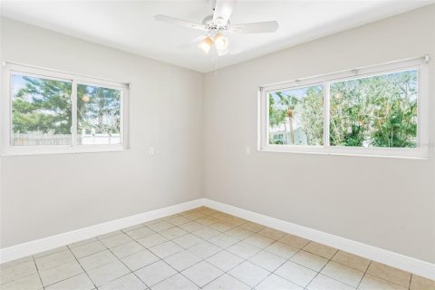 Apartamento en alquiler en Indian Rocks Beach, Florida, 2 dormitorios, 67.73 m2 № 1911895 - foto 11