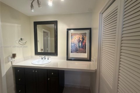 Condominio en venta en Hollywood, Florida, 2 dormitorios, 102.19 m2 № 1999921 - foto 9
