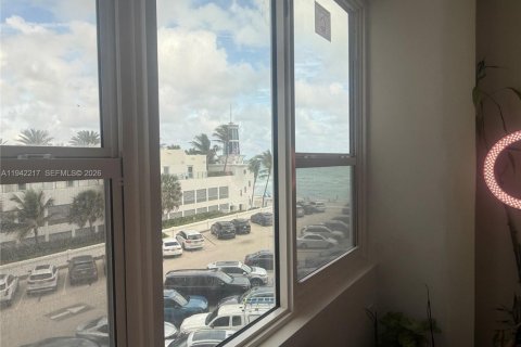 Condominio en venta en Hollywood, Florida, 2 dormitorios, 102.19 m2 № 1999921 - foto 6