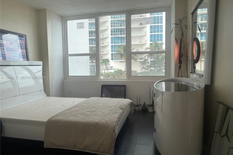 Condominio en venta en Hollywood, Florida, 2 dormitorios, 102.19 m2 № 1999921 - foto 5