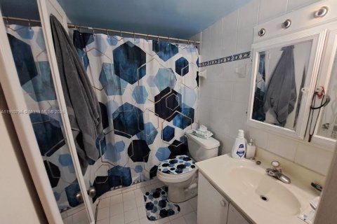 Купить кондоминиум в Майами, Флорида 2 спальни, 87.89м2, № 1967474 - фото 15