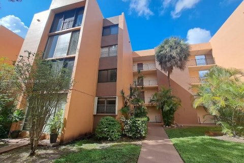 Купить кондоминиум в Майами, Флорида 2 спальни, 87.89м2, № 1967474 - фото 1