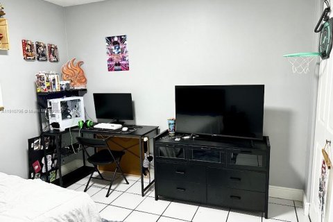 Купить кондоминиум в Майами, Флорида 2 спальни, 87.89м2, № 1967474 - фото 9