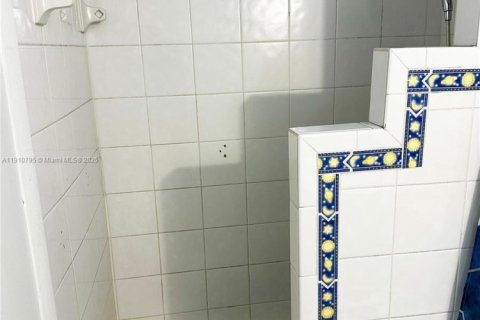 Купить кондоминиум в Майами, Флорида 2 спальни, 87.89м2, № 1967474 - фото 16