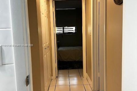 Купить кондоминиум в Майами, Флорида 2 спальни, 87.89м2, № 1967474 - фото 14