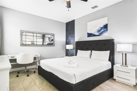 Casa en venta en Kissimmee, Florida, 6 dormitorios, 349.31 m2 № 1722369 - foto 20