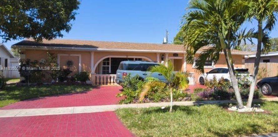 Villa ou maison à Miramar, Floride 5 chambres, 258.73 m2 № 1817706