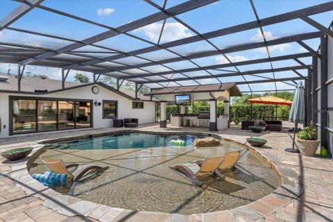 House in Altamonte Springs, Florida 5 bedrooms, 323.49 sq.m. № 2101091 - photo 4