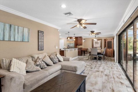 House in Altamonte Springs, Florida 5 bedrooms, 323.49 sq.m. № 2101091 - photo 28