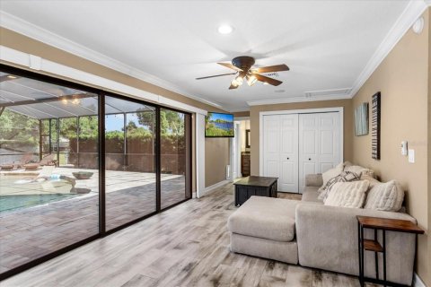 House in Altamonte Springs, Florida 5 bedrooms, 323.49 sq.m. № 2101091 - photo 29