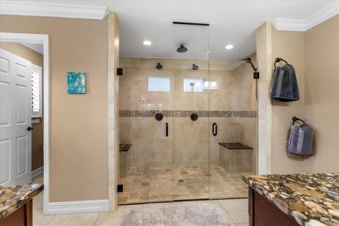 House in Altamonte Springs, Florida 5 bedrooms, 323.49 sq.m. № 2101091 - photo 17