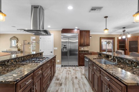 House in Altamonte Springs, Florida 5 bedrooms, 323.49 sq.m. № 2101091 - photo 25