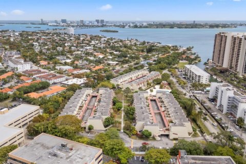 Touwnhouse à louer à Miami, Floride: 2 chambres, 120.77 m2 № 2424600 - photo 20