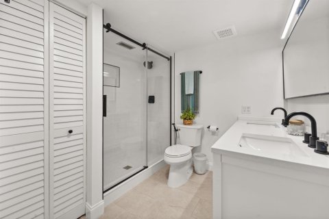 Touwnhouse à louer à Miami, Floride: 2 chambres, 120.77 m2 № 2424600 - photo 11