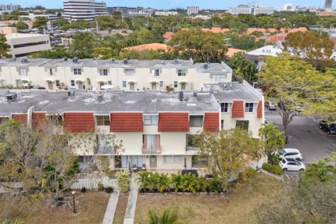 Touwnhouse à louer à Miami, Floride: 2 chambres, 120.77 m2 № 2424600 - photo 18
