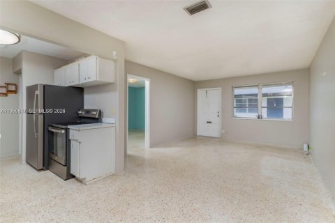 Снять в аренду кондоминиум в Холливуд, Флорида 1 спальня, 55м2, № 2008290 - фото 6